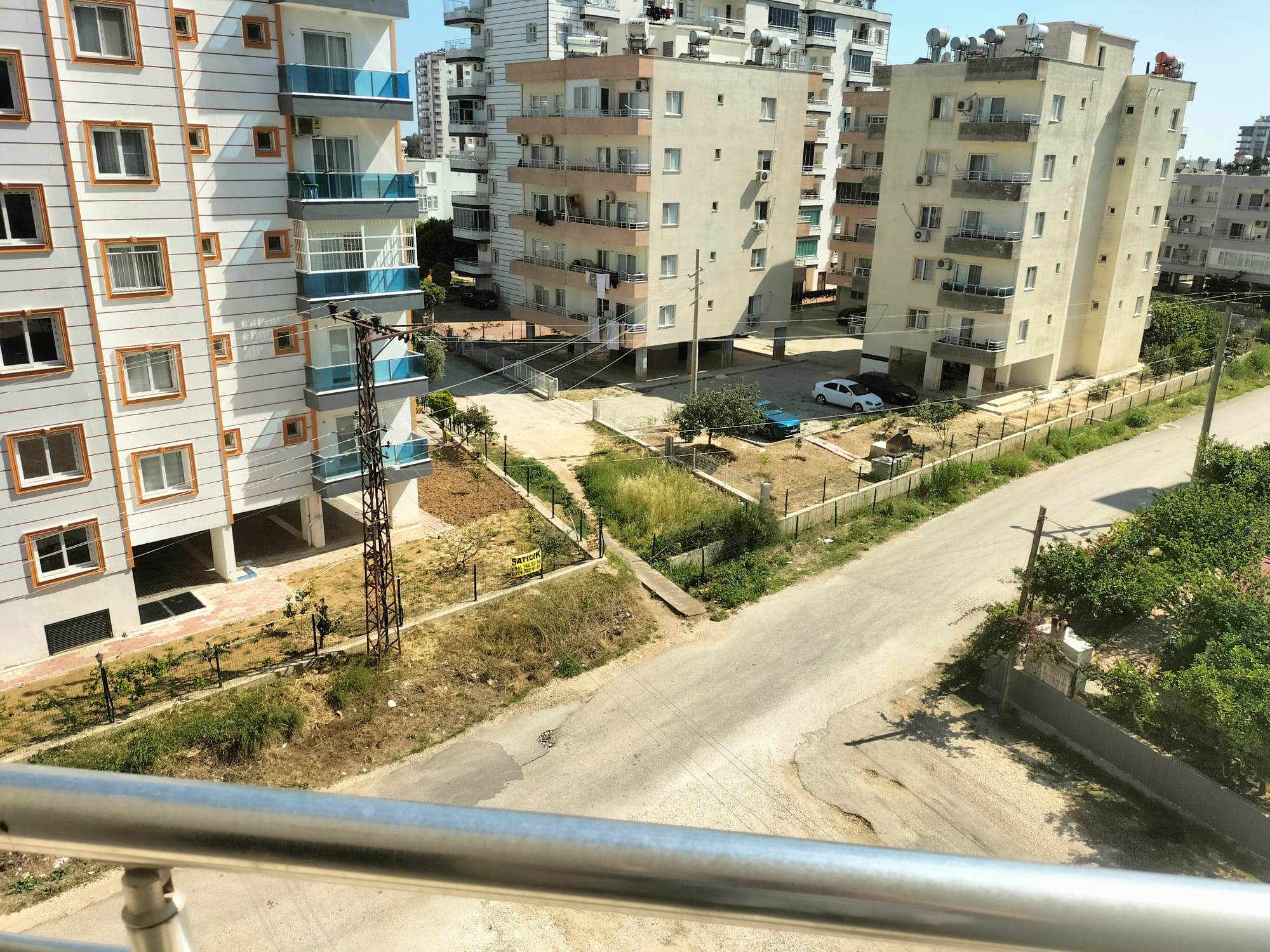 SUSANOGLUNDA MERKEZDE DENİZE YAKIN SATILIK YAZLIK DAİRE